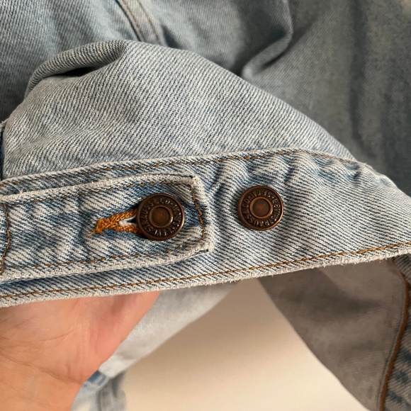 Vintage XL Levi's Custom Acid wash Denim Jacket - Picture 2 of 7